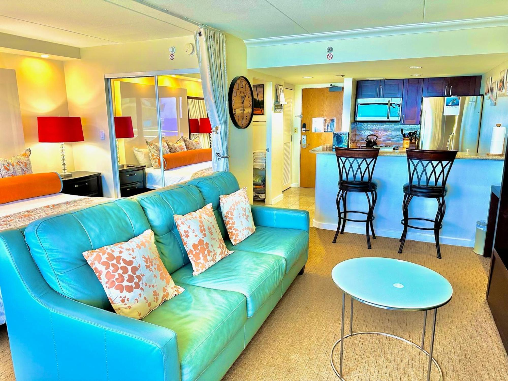 Waikiki Beach Experience! Luxury Oceanview Suite! Хонолулу Екстериор снимка