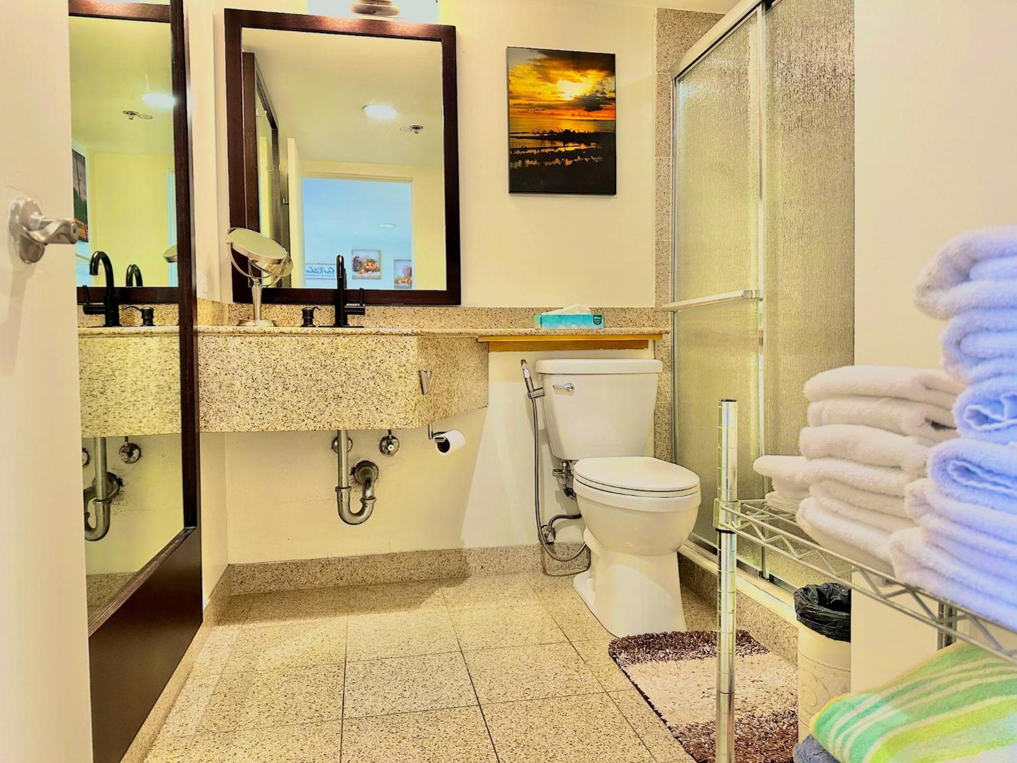 Waikiki Beach Experience! Luxury Oceanview Suite! Хонолулу Екстериор снимка